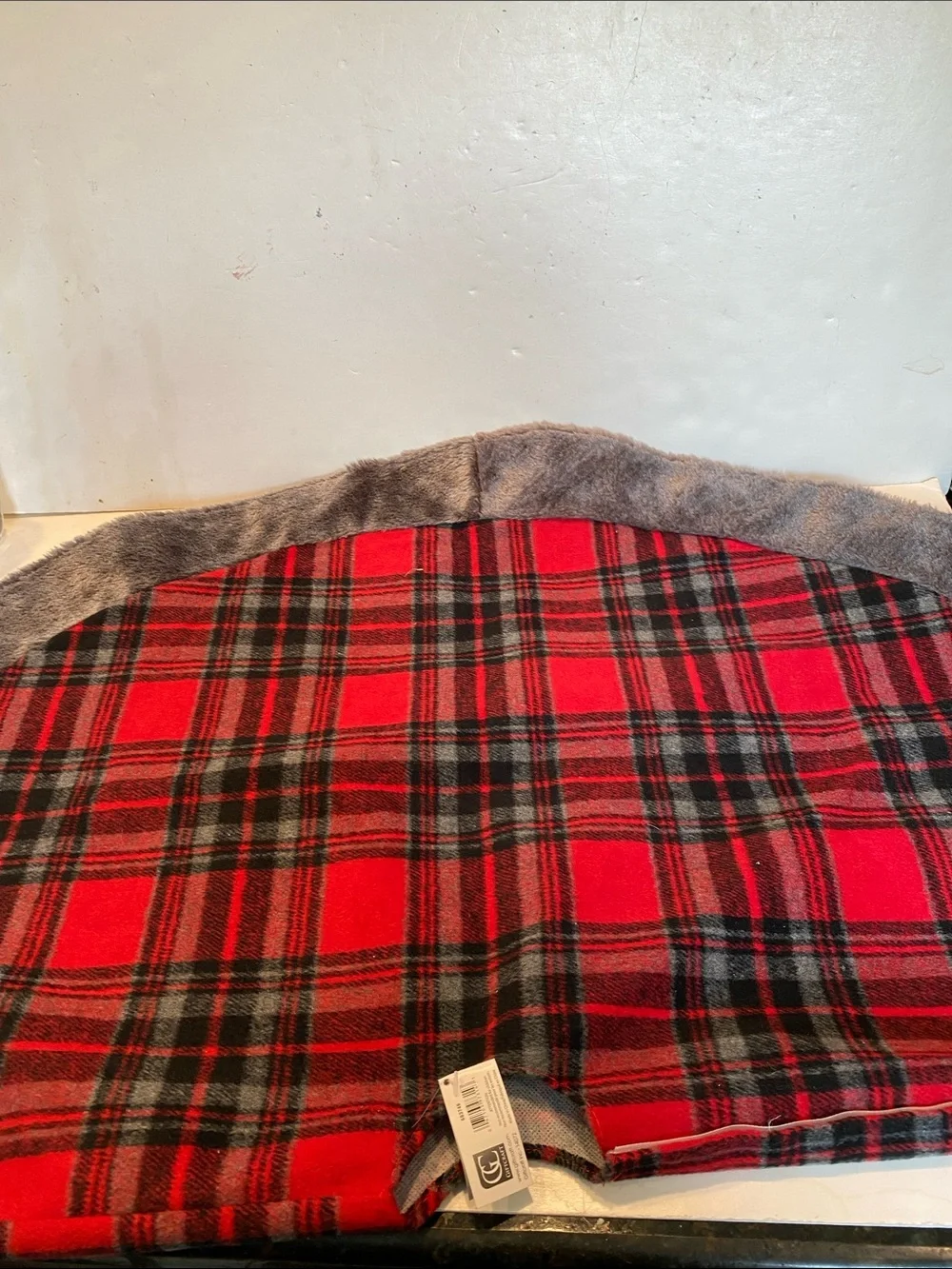NWT Red & Gray Tartan Plaid Tree Skirt